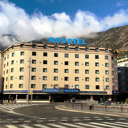 Novotel מלון 4*